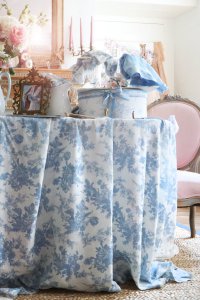 Garden Of Versailles Linen Tablecloth